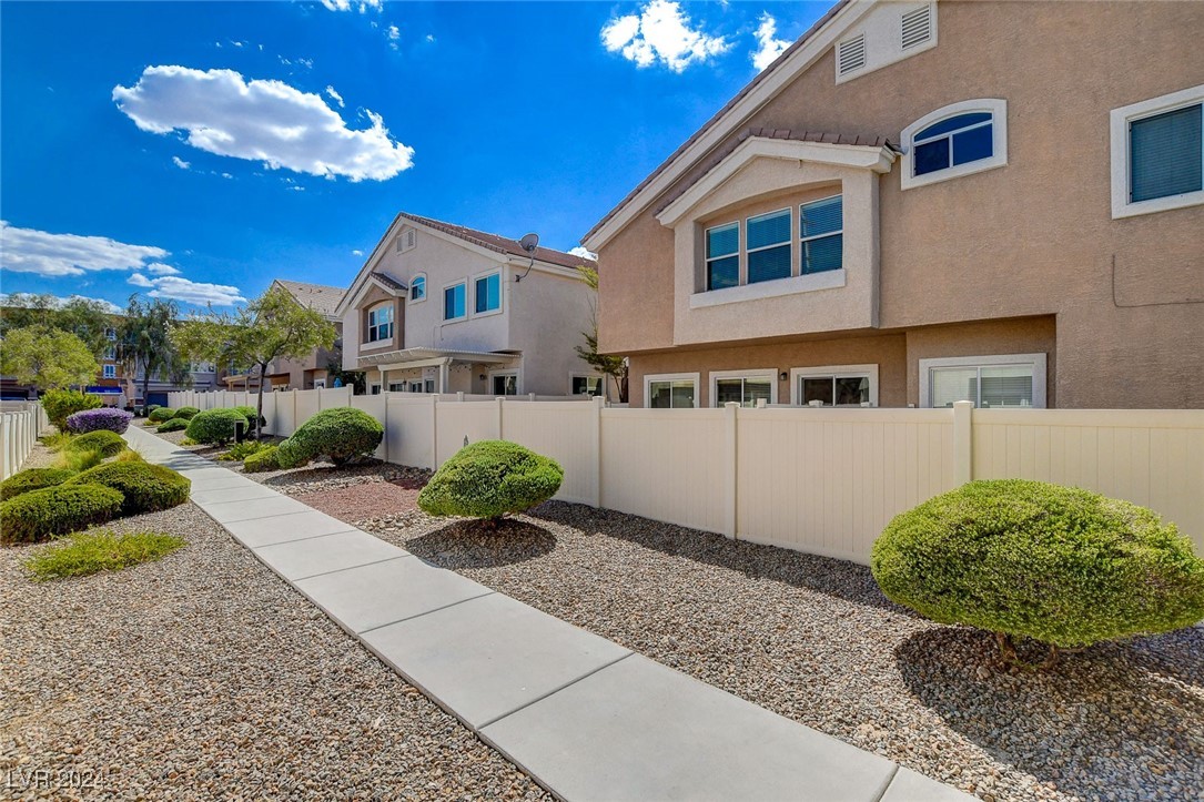 10122 Aspen Rose Street 102