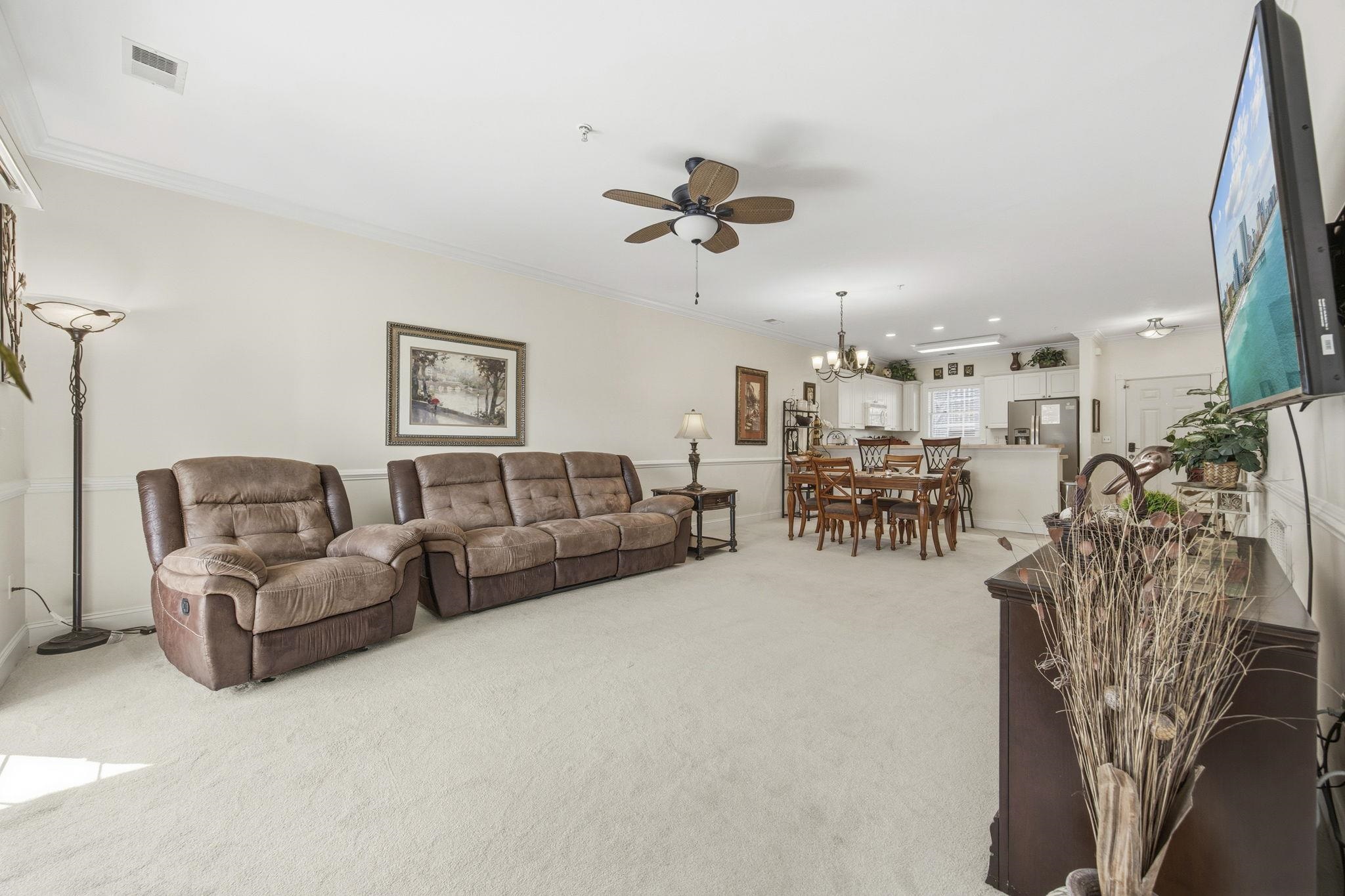 4895 Luster Leaf Circle Unit: 204