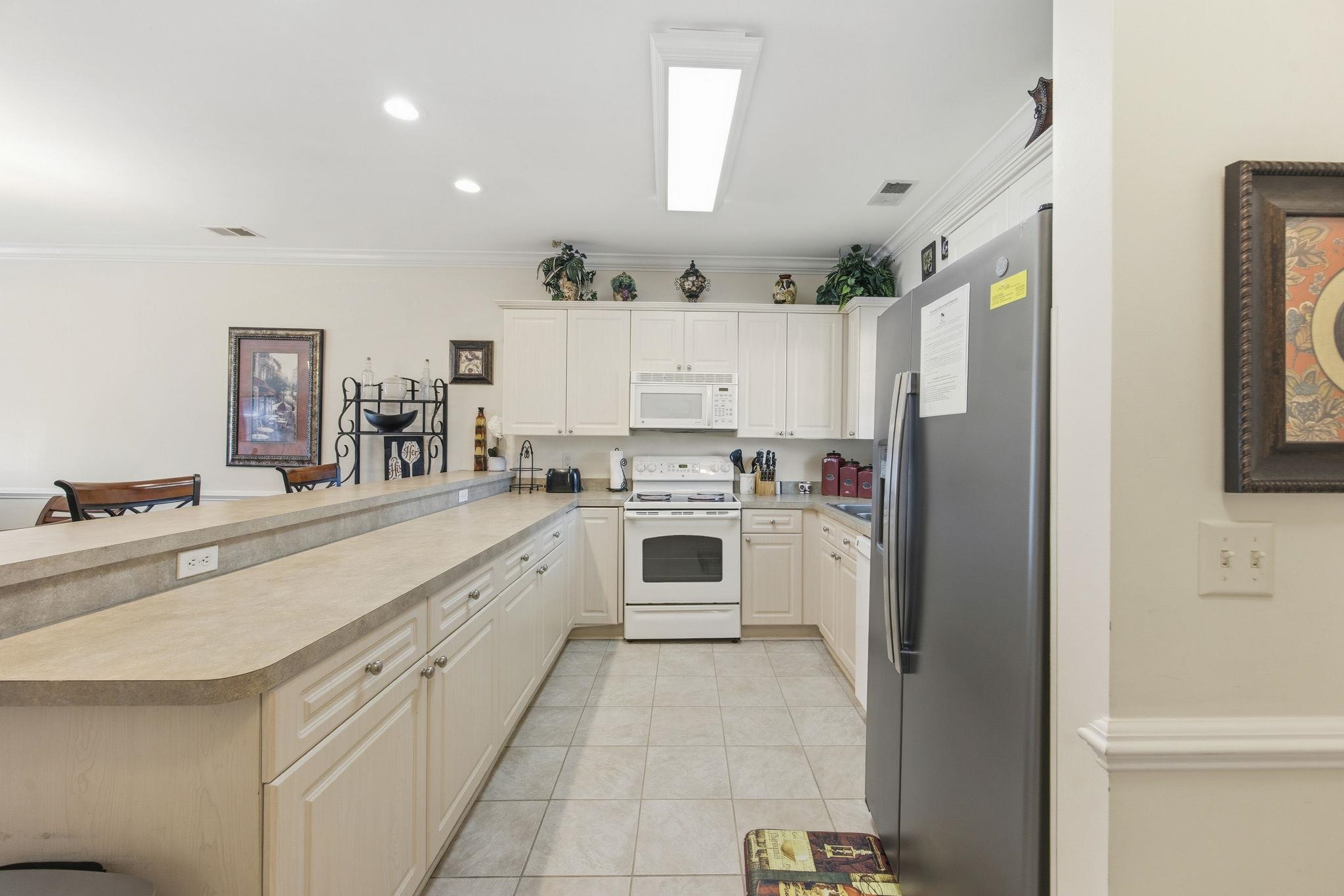 4895 Luster Leaf Circle Unit: 204