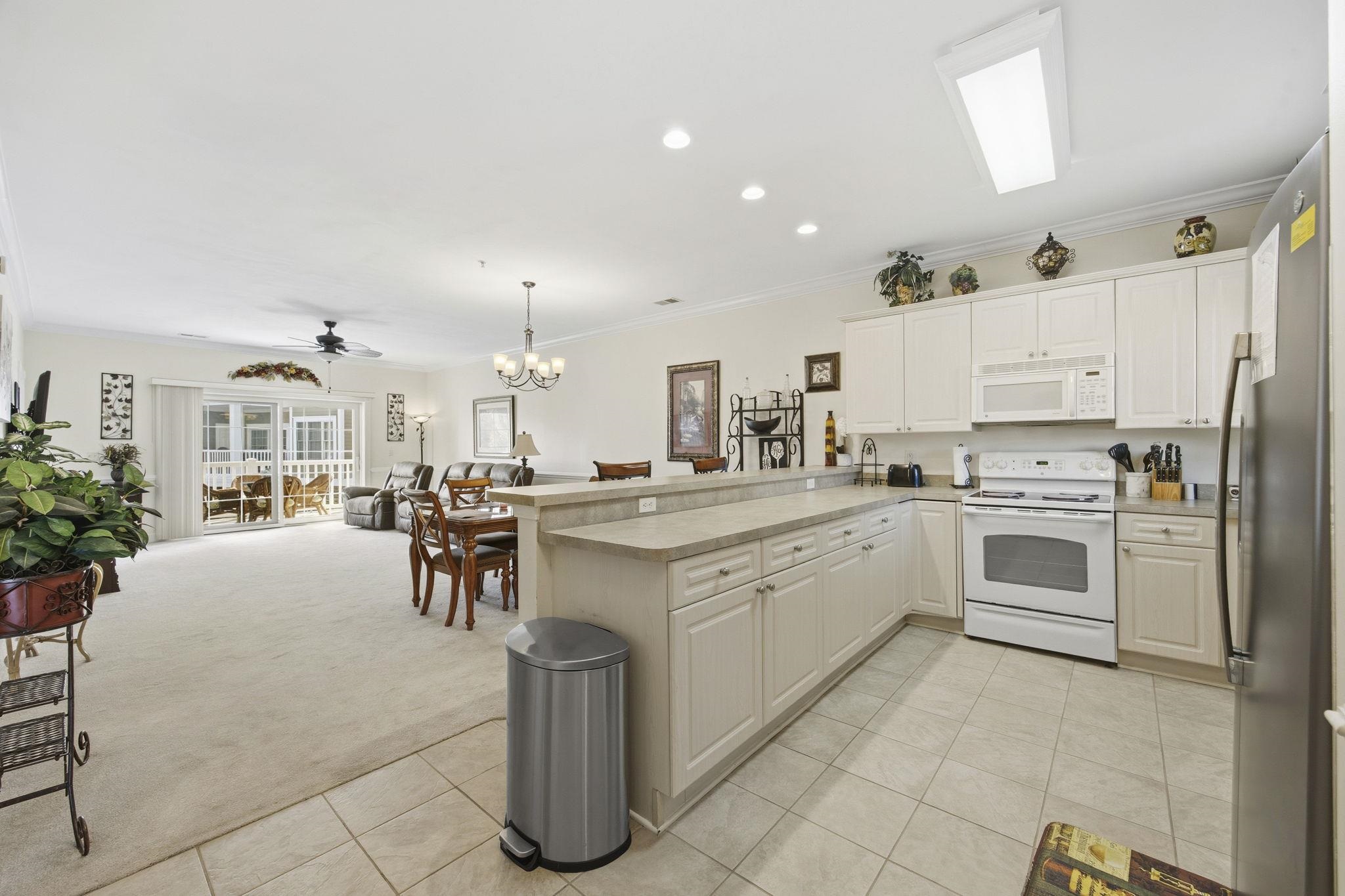 4895 Luster Leaf Circle Unit: 204