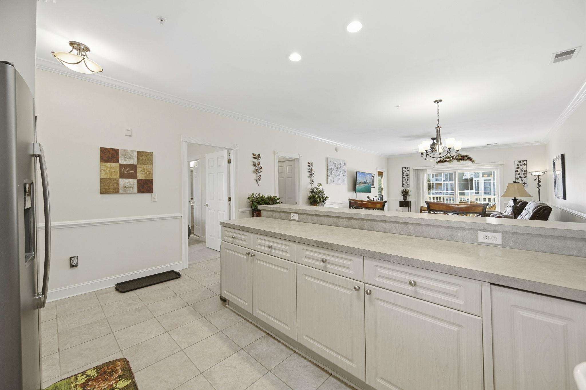 4895 Luster Leaf Circle Unit: 204