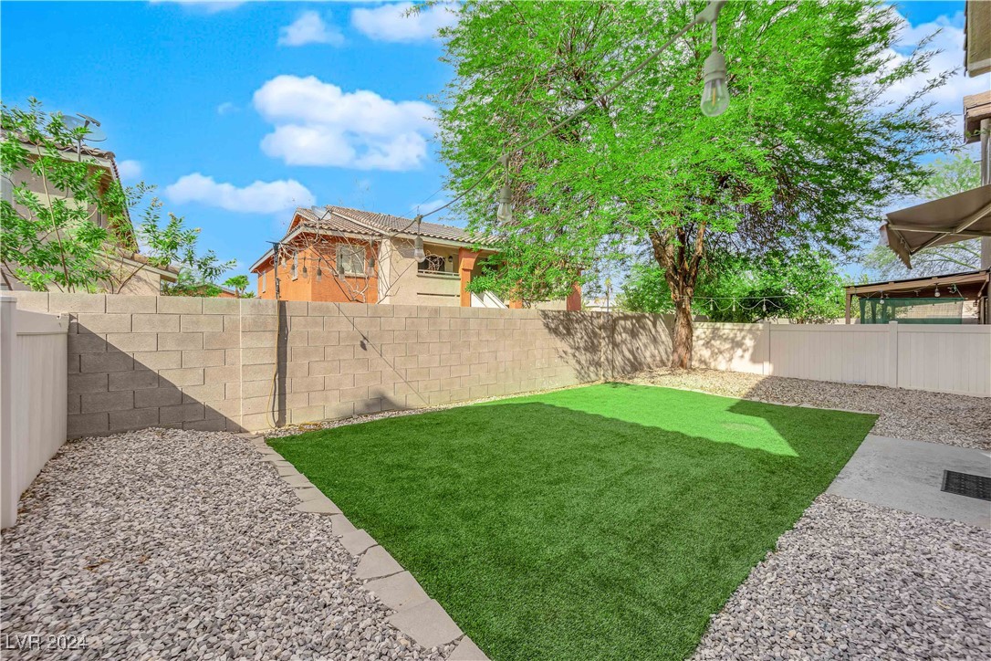 4586 Tulipan Way