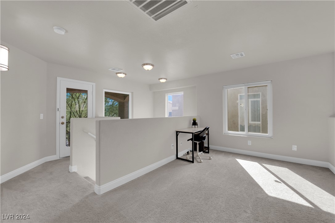 4586 Tulipan Way