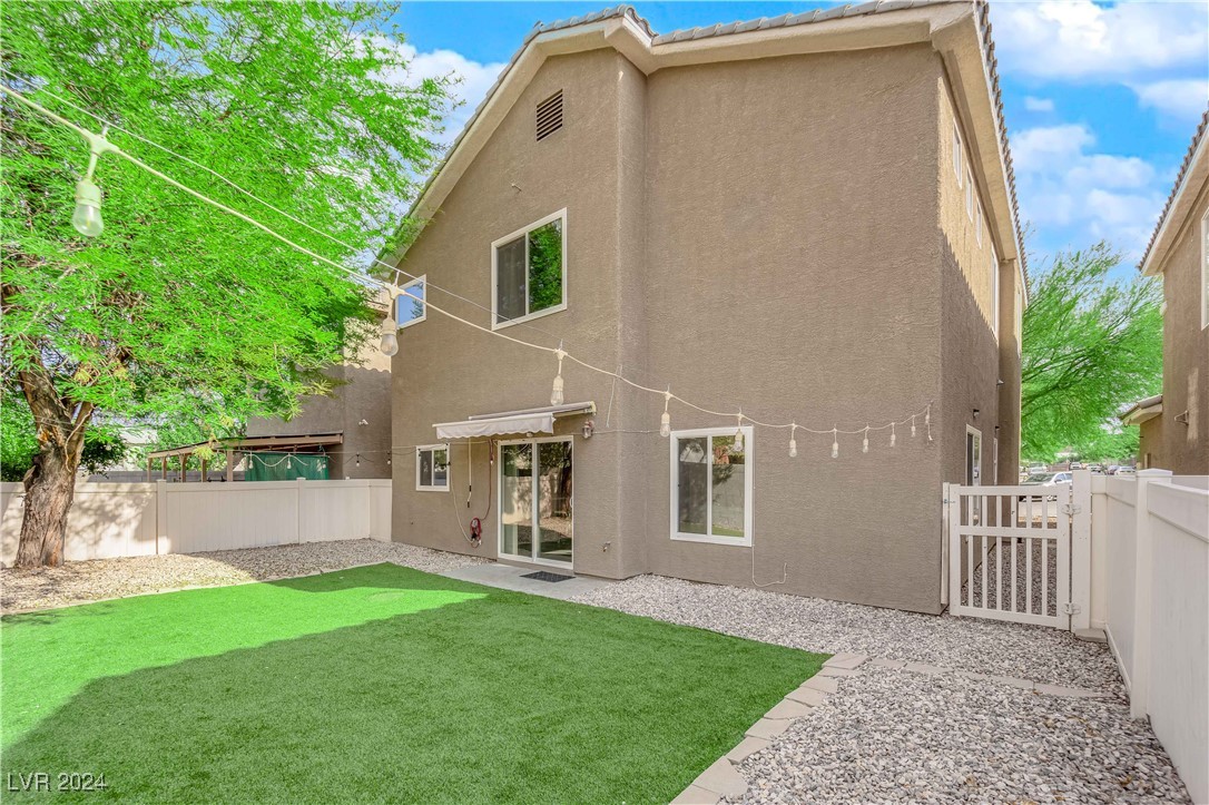 4586 Tulipan Way
