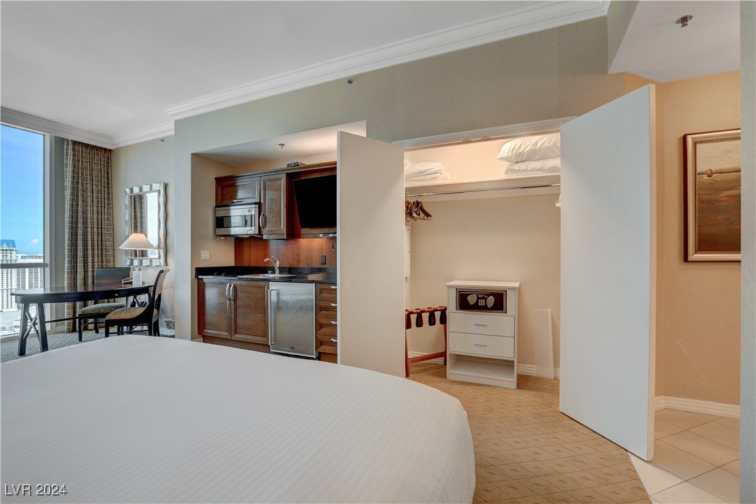 125 East HARMON Avenue 3019
