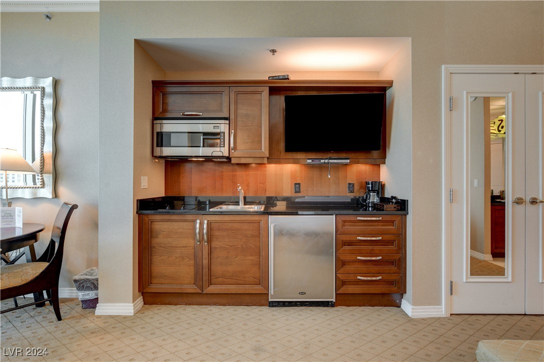 125 East HARMON Avenue 3019