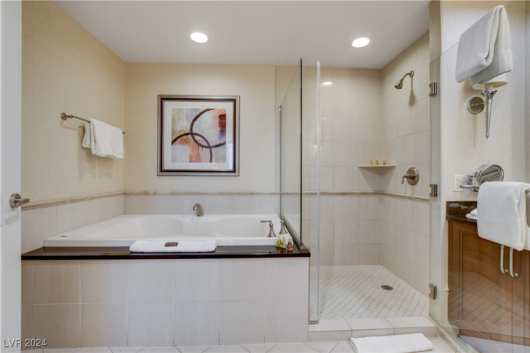 125 East HARMON Avenue 3019