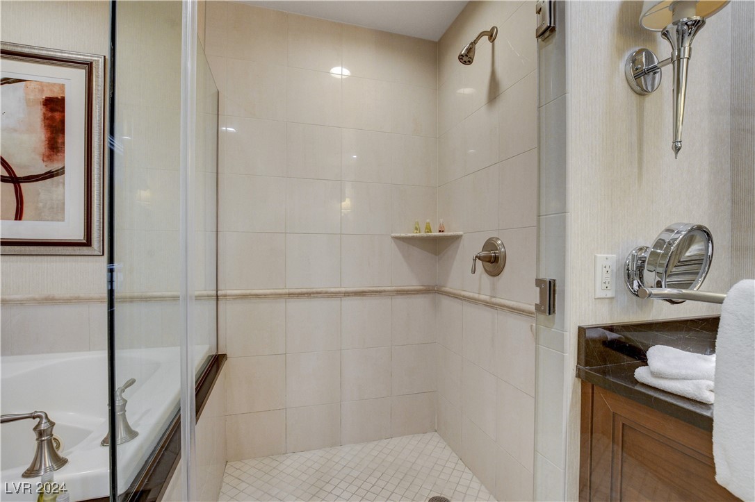 125 East HARMON Avenue 3019