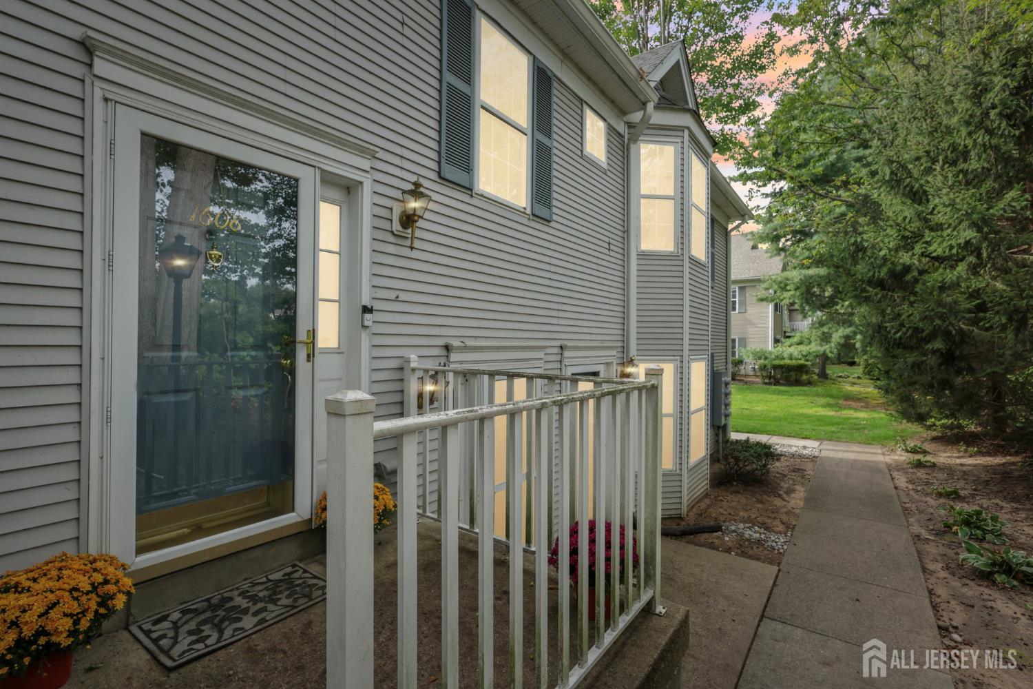 1608 Cypress Lane # 8