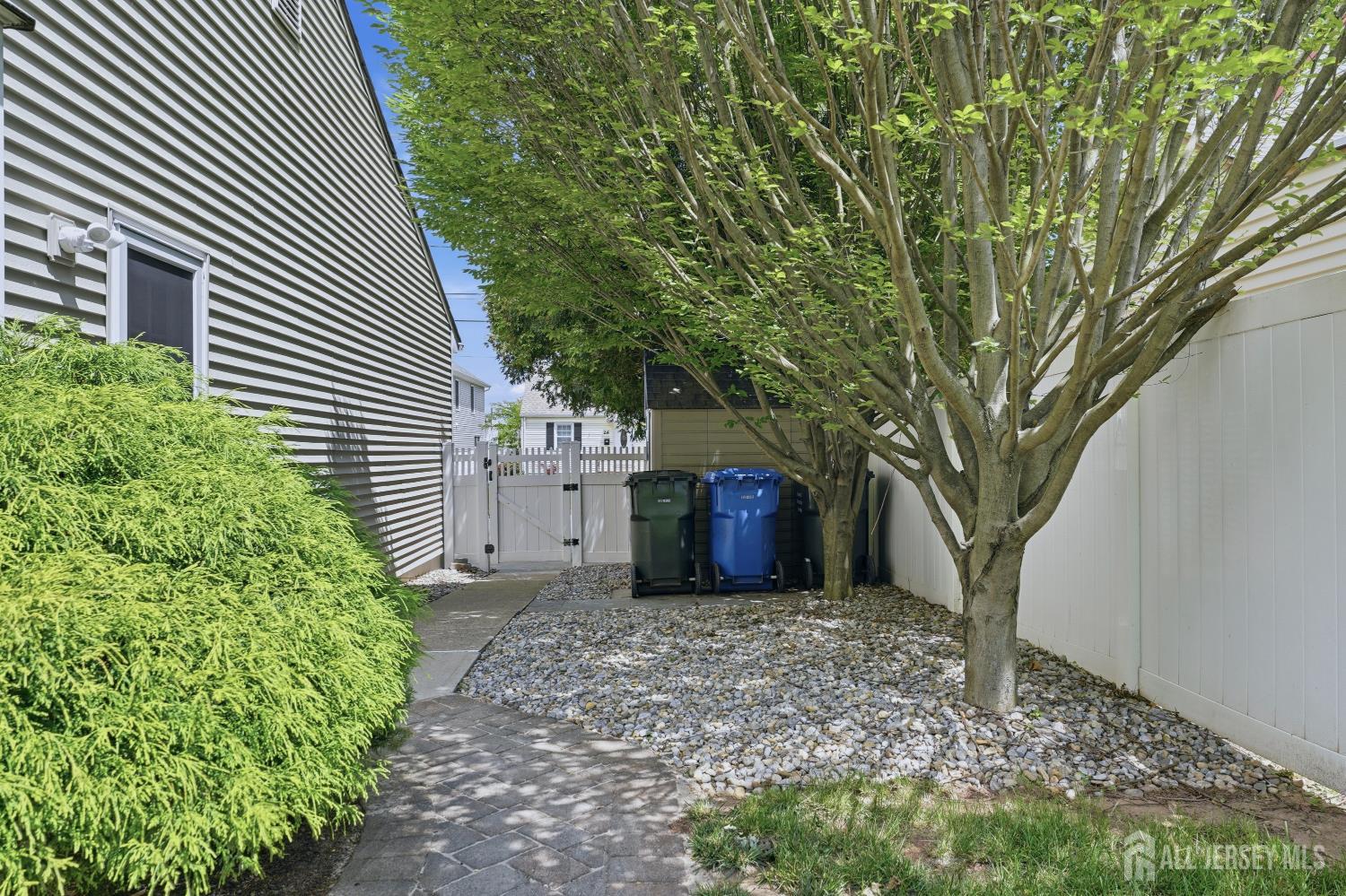 31 Middlehill Road