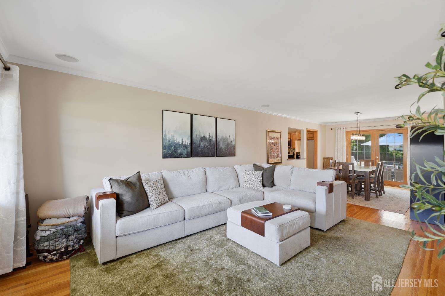 31 Middlehill Road