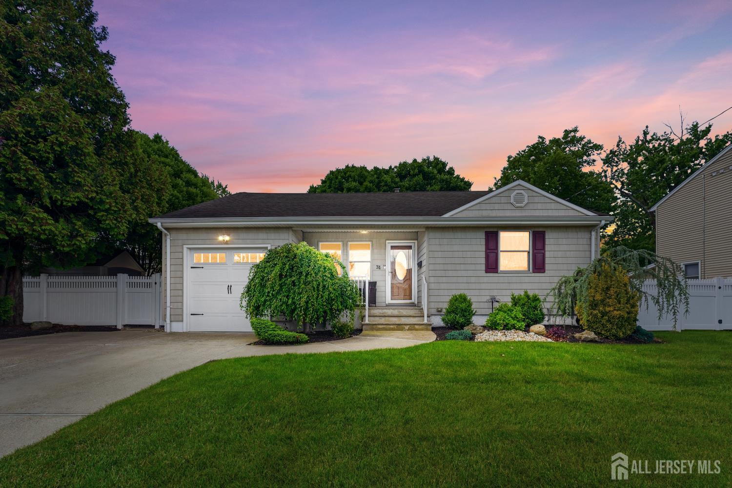 31 Middlehill Road