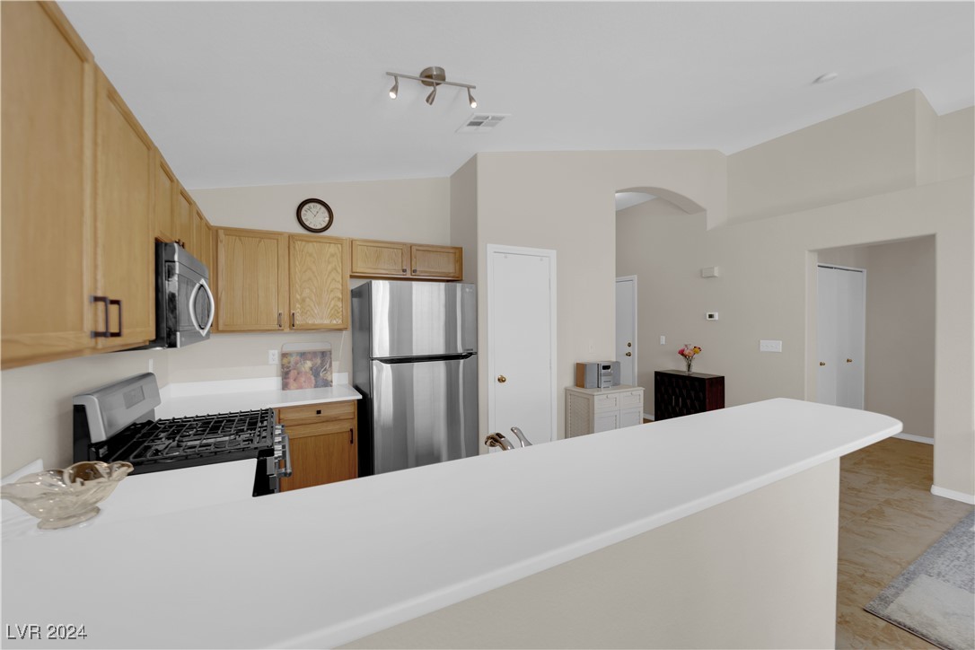 6120 Shallow Springs Street