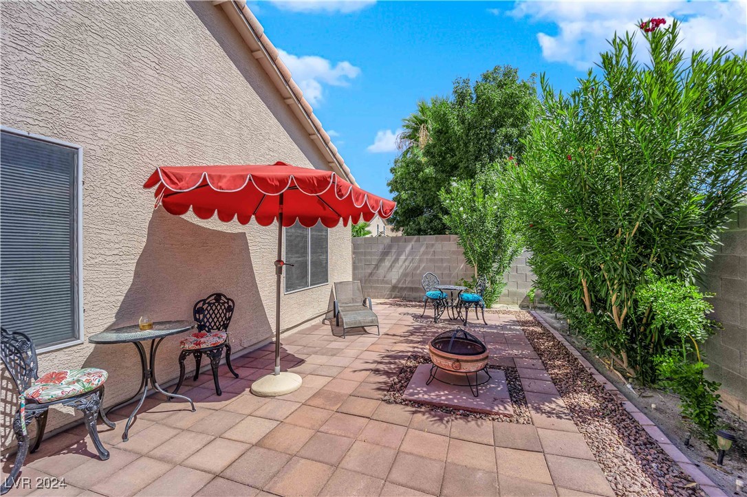 6120 Shallow Springs Street