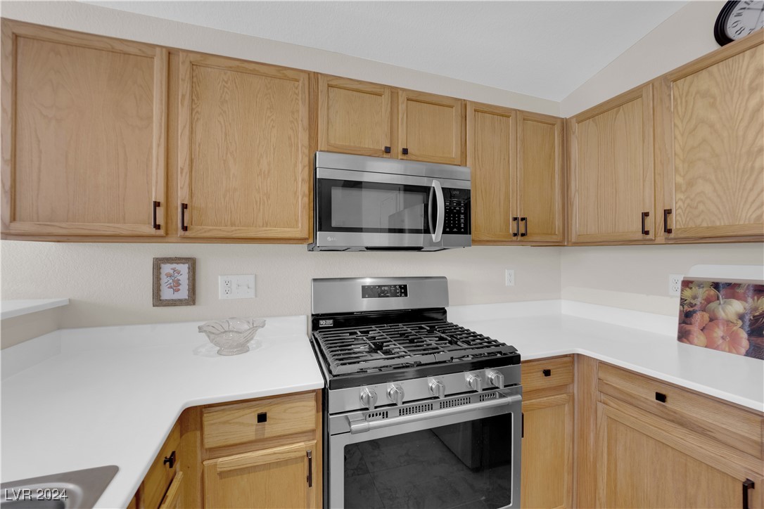 6120 Shallow Springs Street