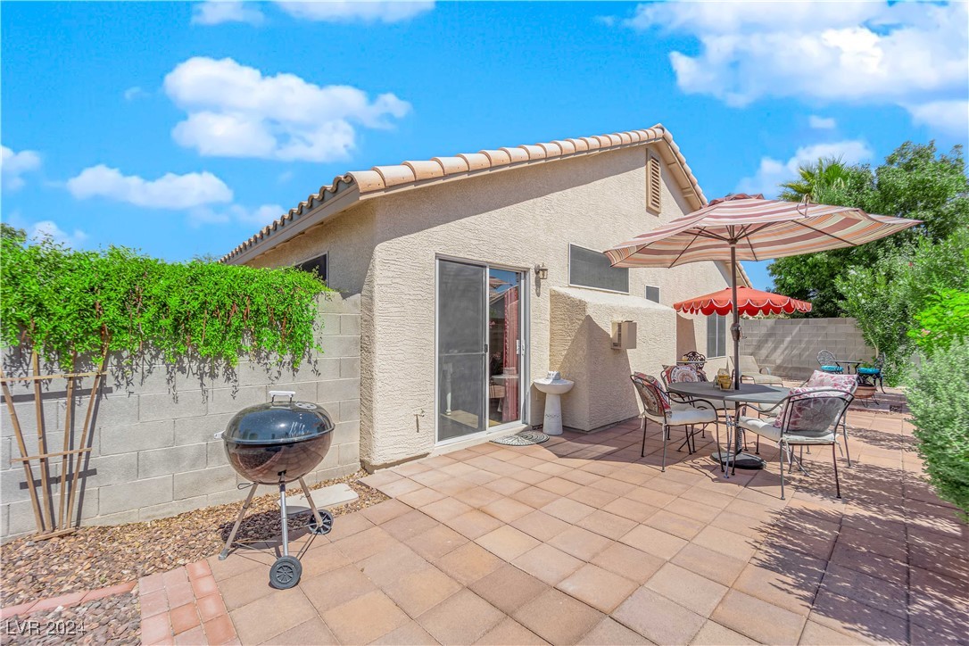 6120 Shallow Springs Street