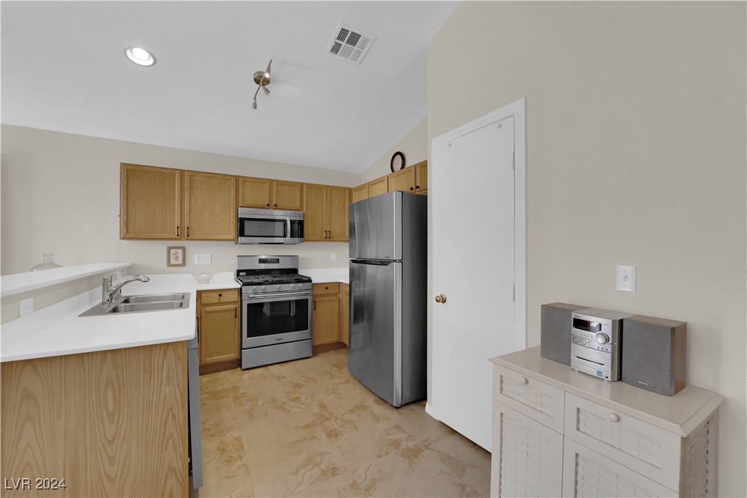 6120 Shallow Springs Street