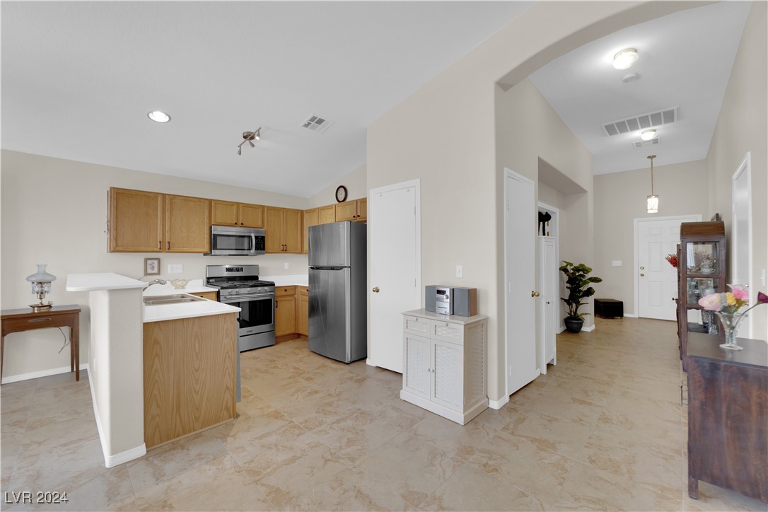 6120 Shallow Springs Street