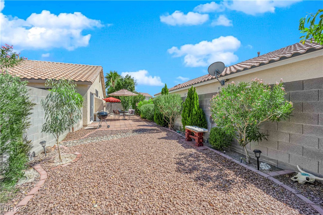 6120 Shallow Springs Street