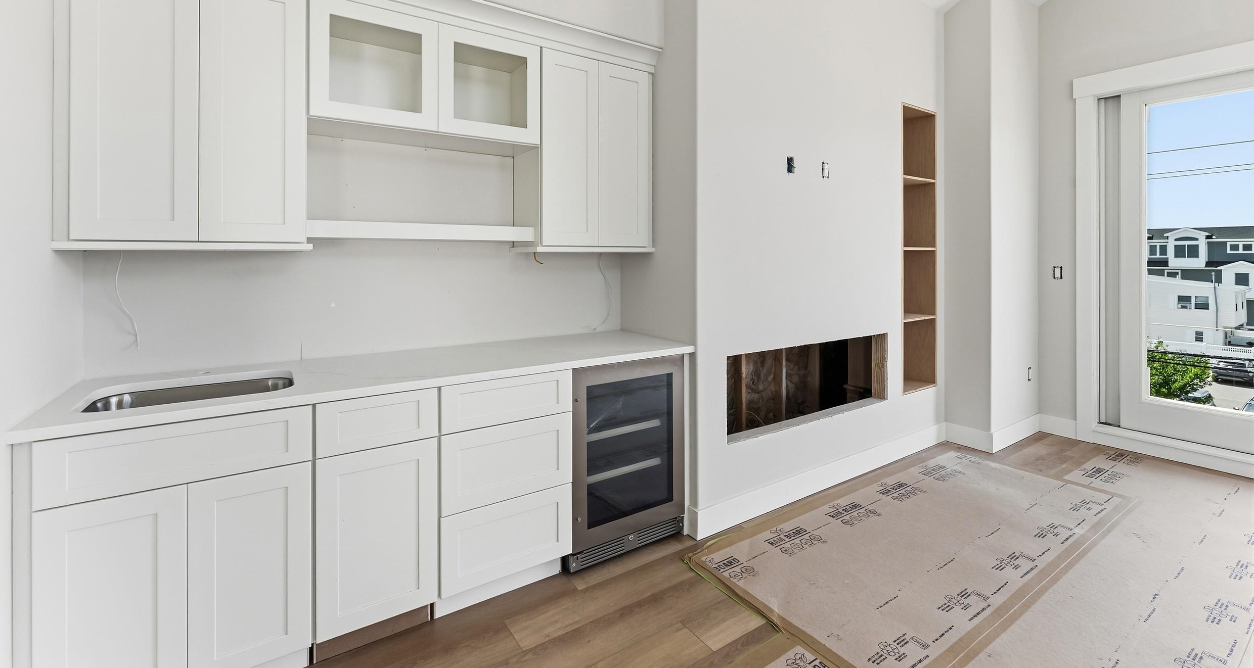 4411 Landis Avenue Unit: 201