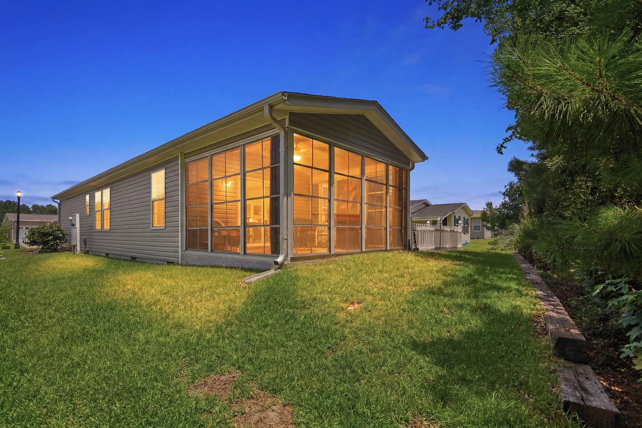 2039 Eastlynn Dr.