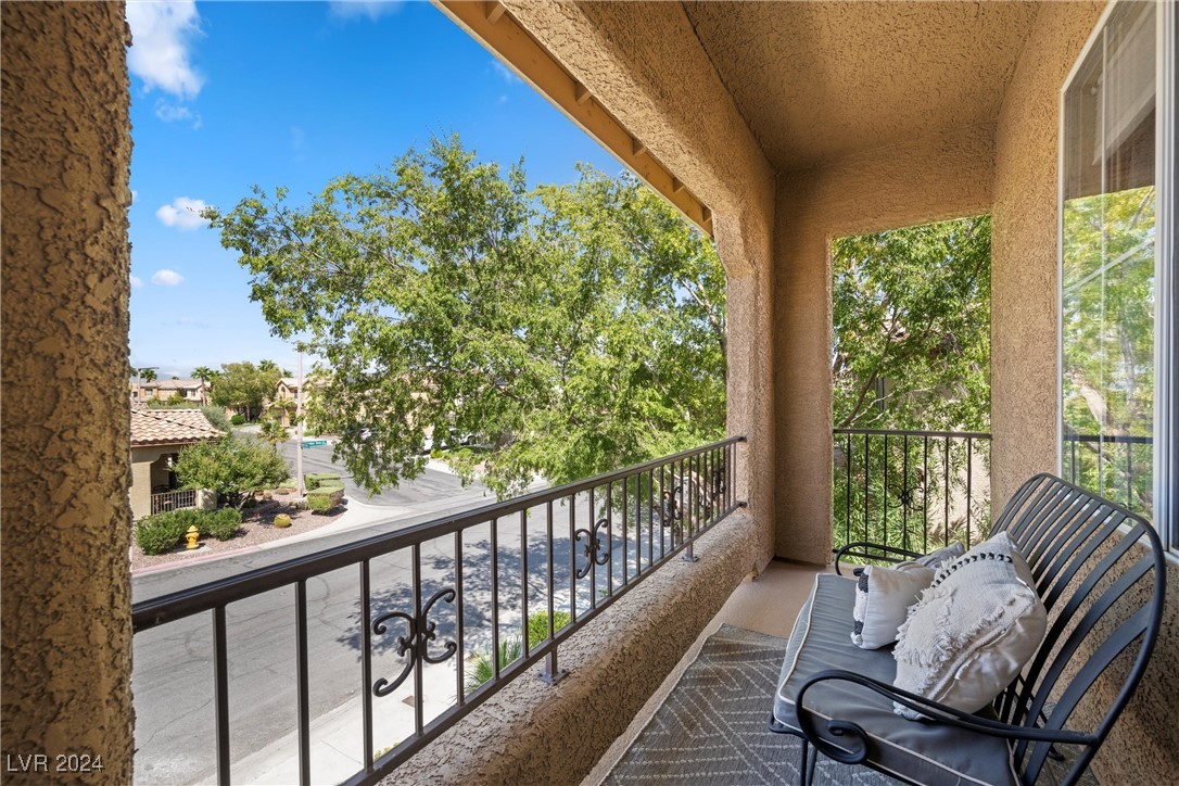 10737 Sapphire Vista Avenue