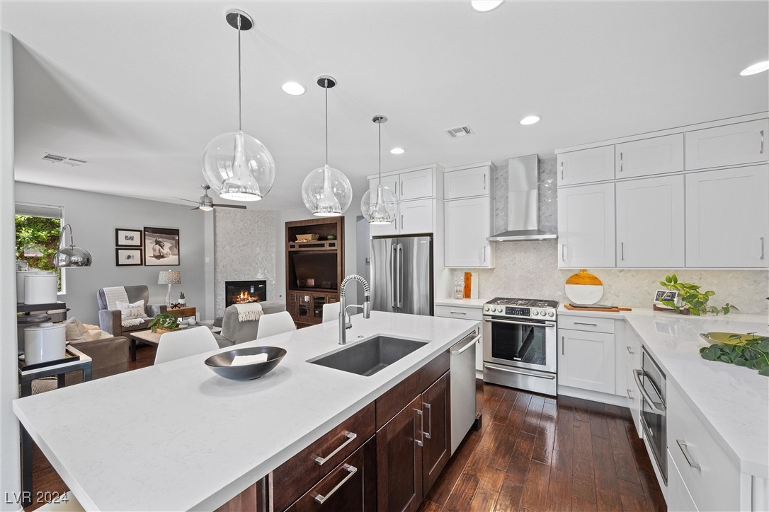 10737 Sapphire Vista Avenue