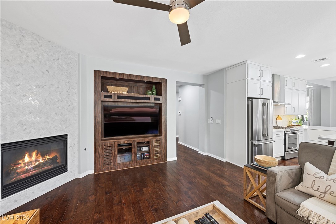 10737 Sapphire Vista Avenue