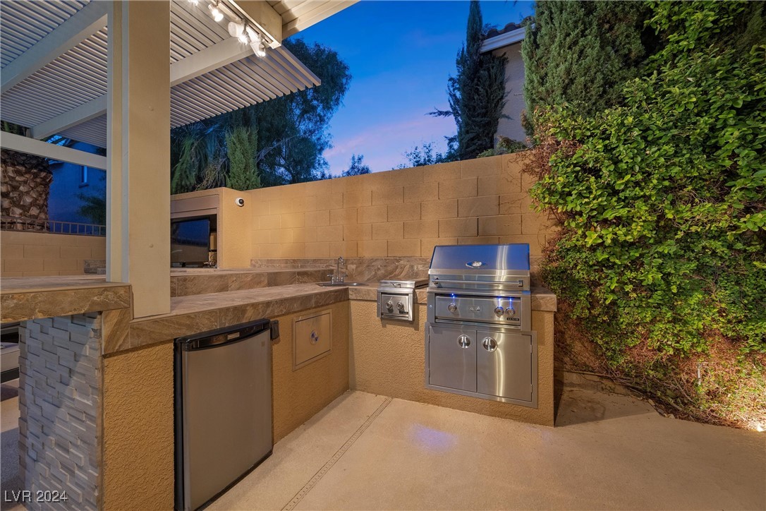 10737 Sapphire Vista Avenue