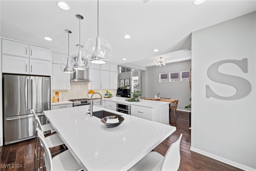 10737 Sapphire Vista Avenue