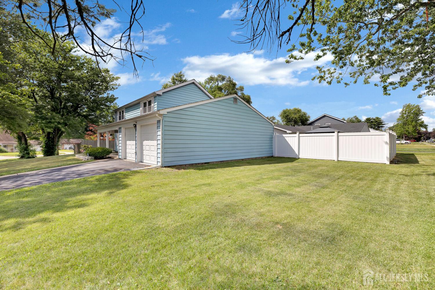 2 harrington Circle