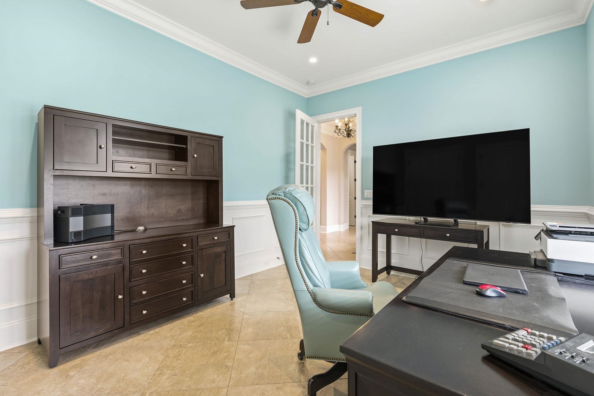 909 Bluffview Dr.
