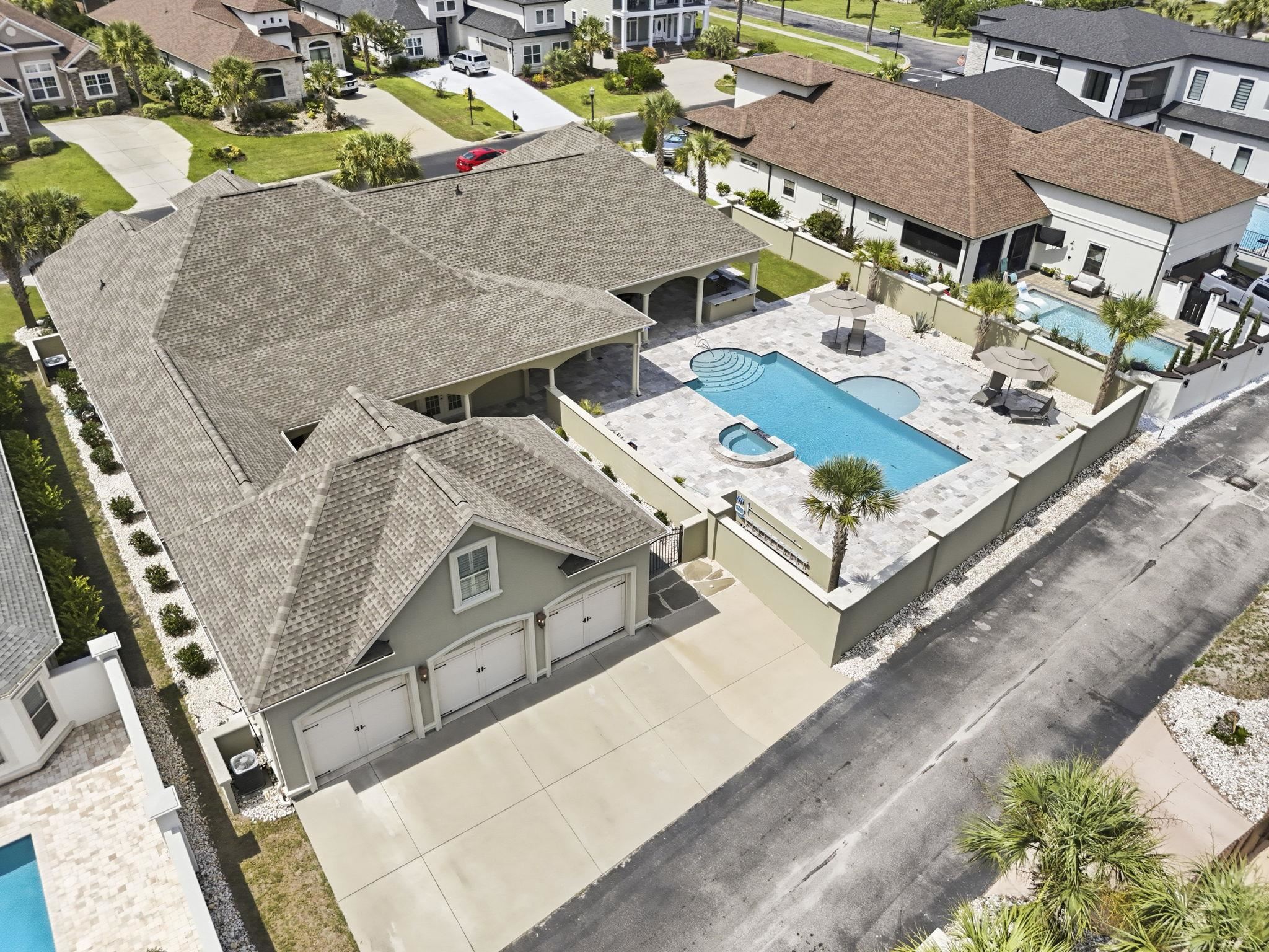 909 Bluffview Dr.