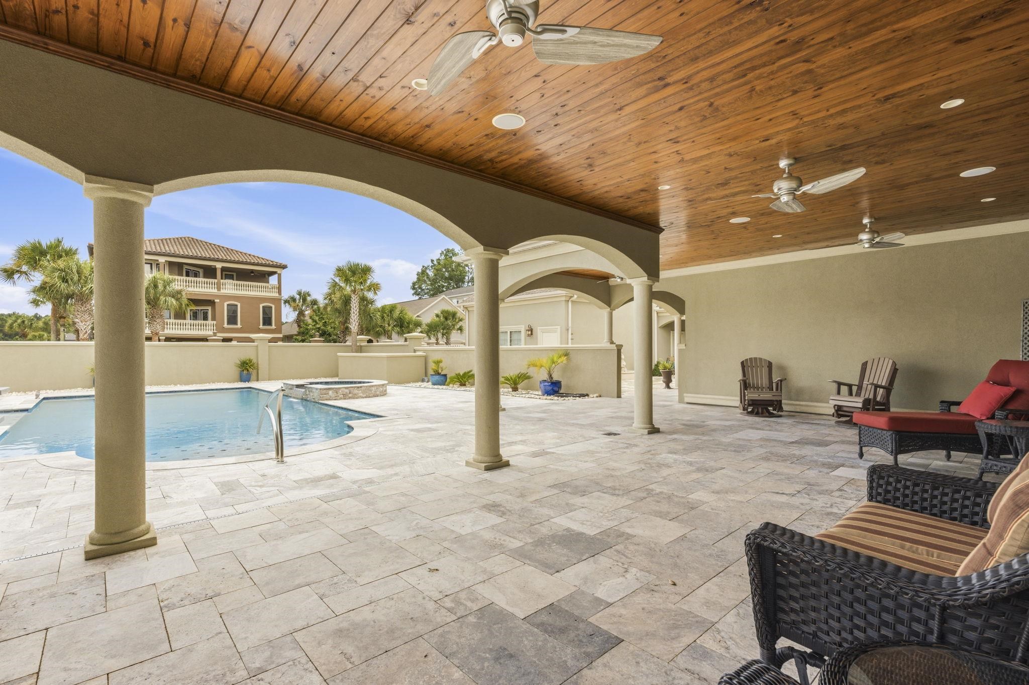 909 Bluffview Dr.