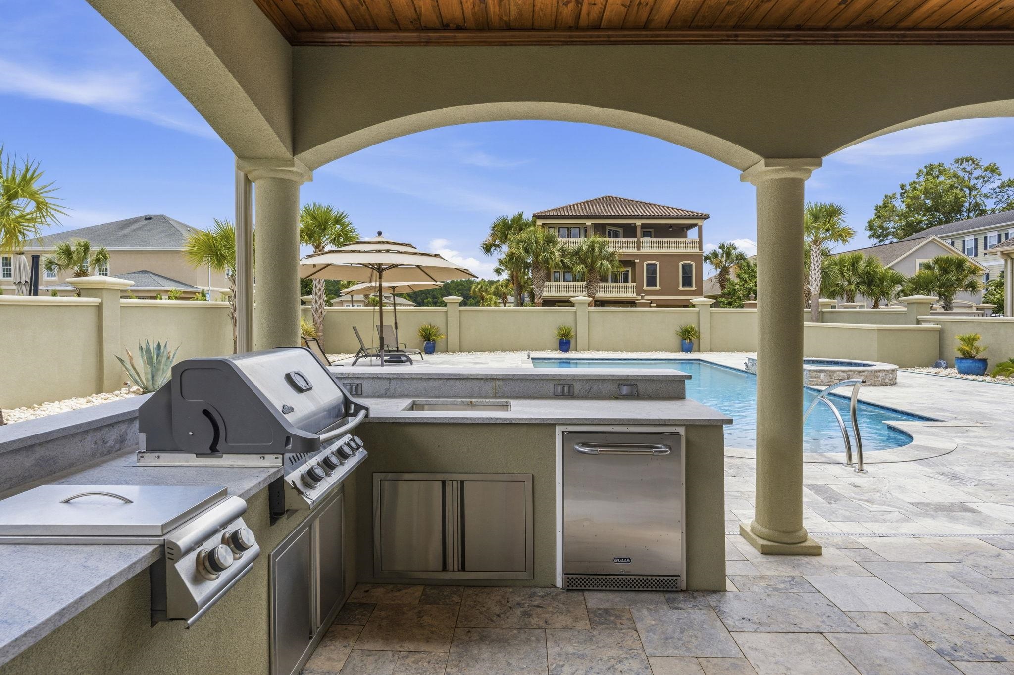 909 Bluffview Dr.