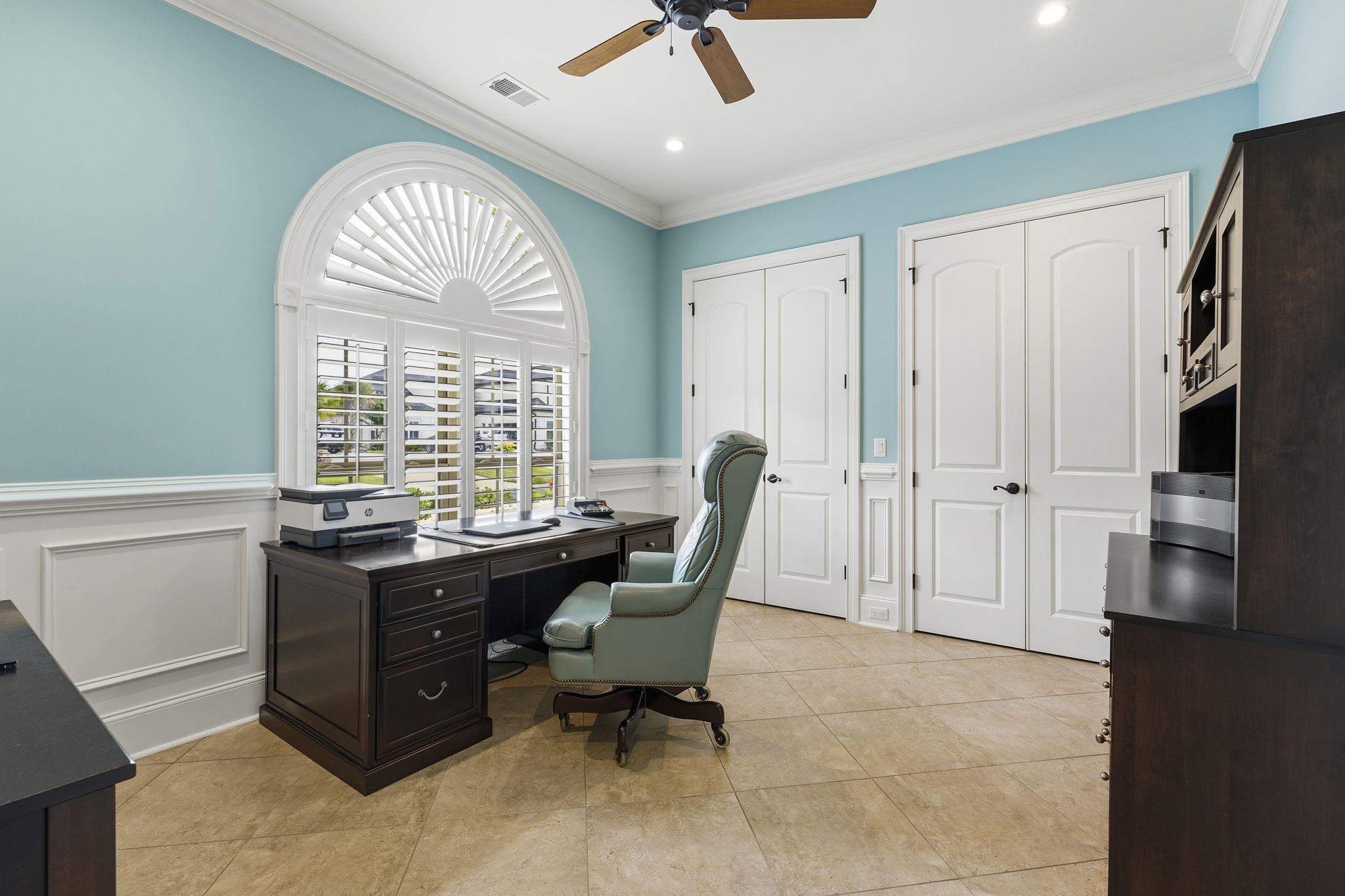 909 Bluffview Dr.