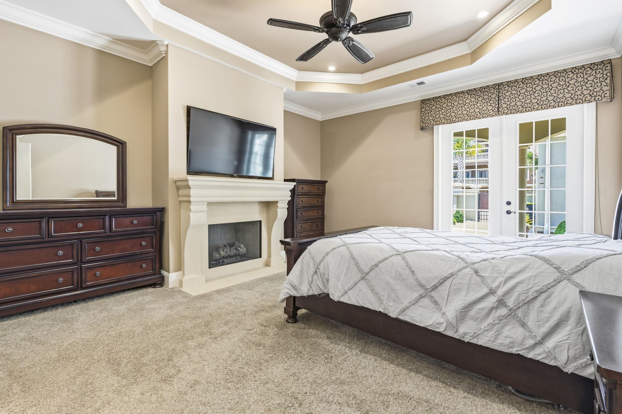 909 Bluffview Dr.