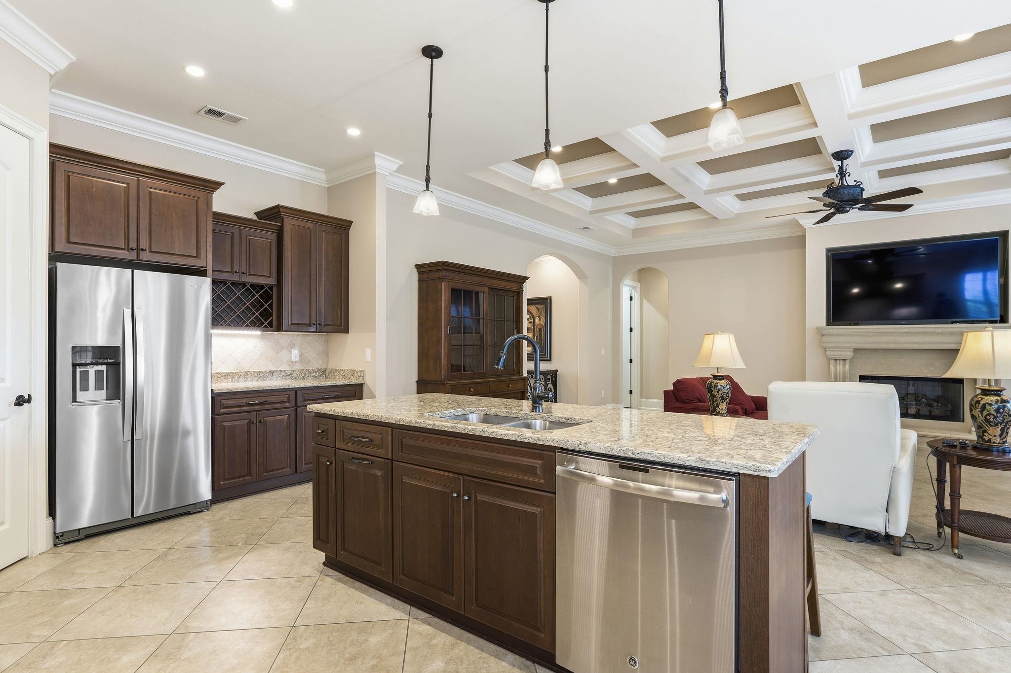 909 Bluffview Dr.