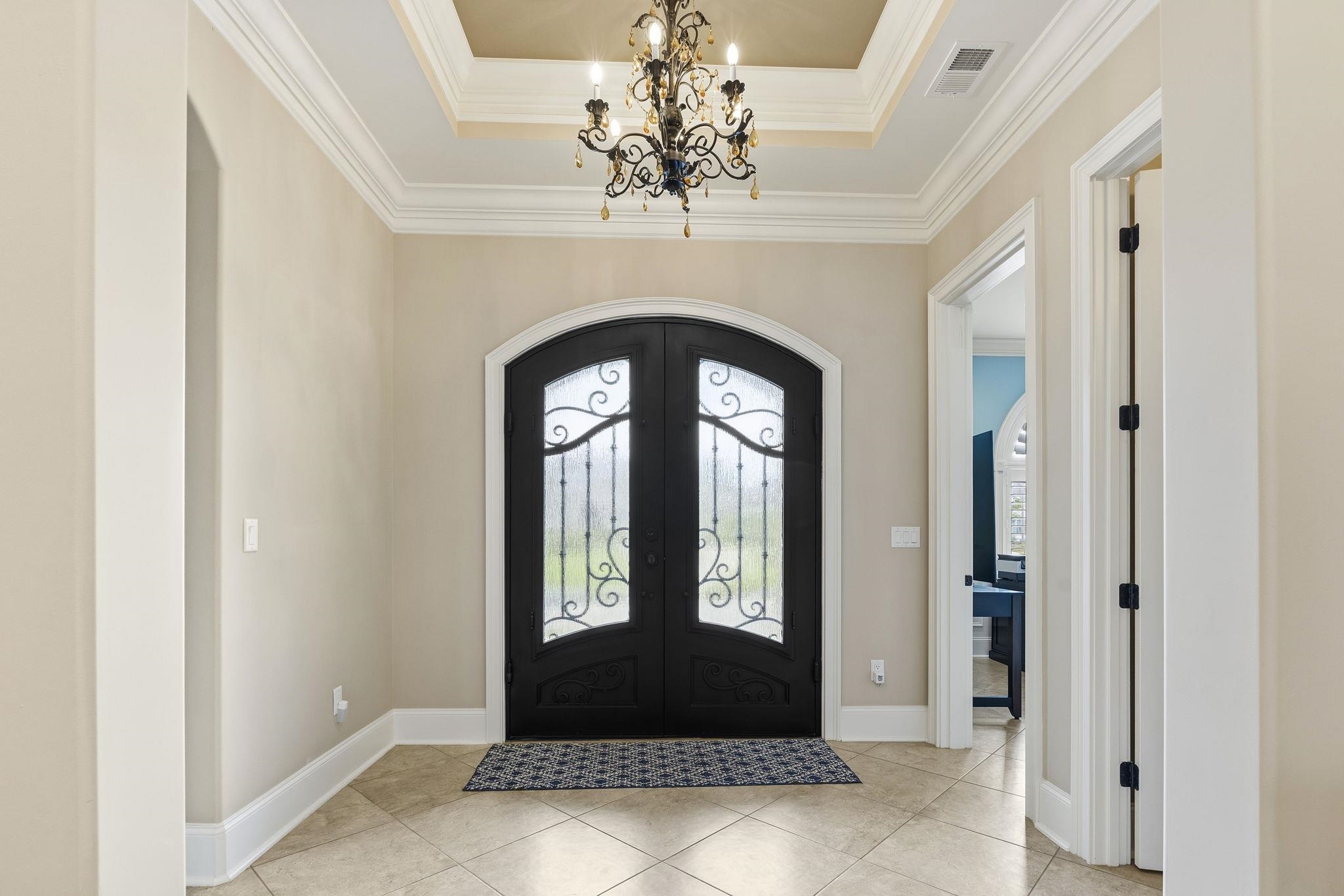 909 Bluffview Dr.