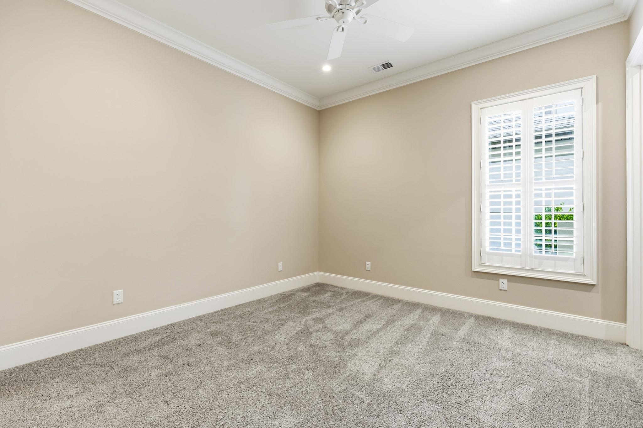 909 Bluffview Dr.