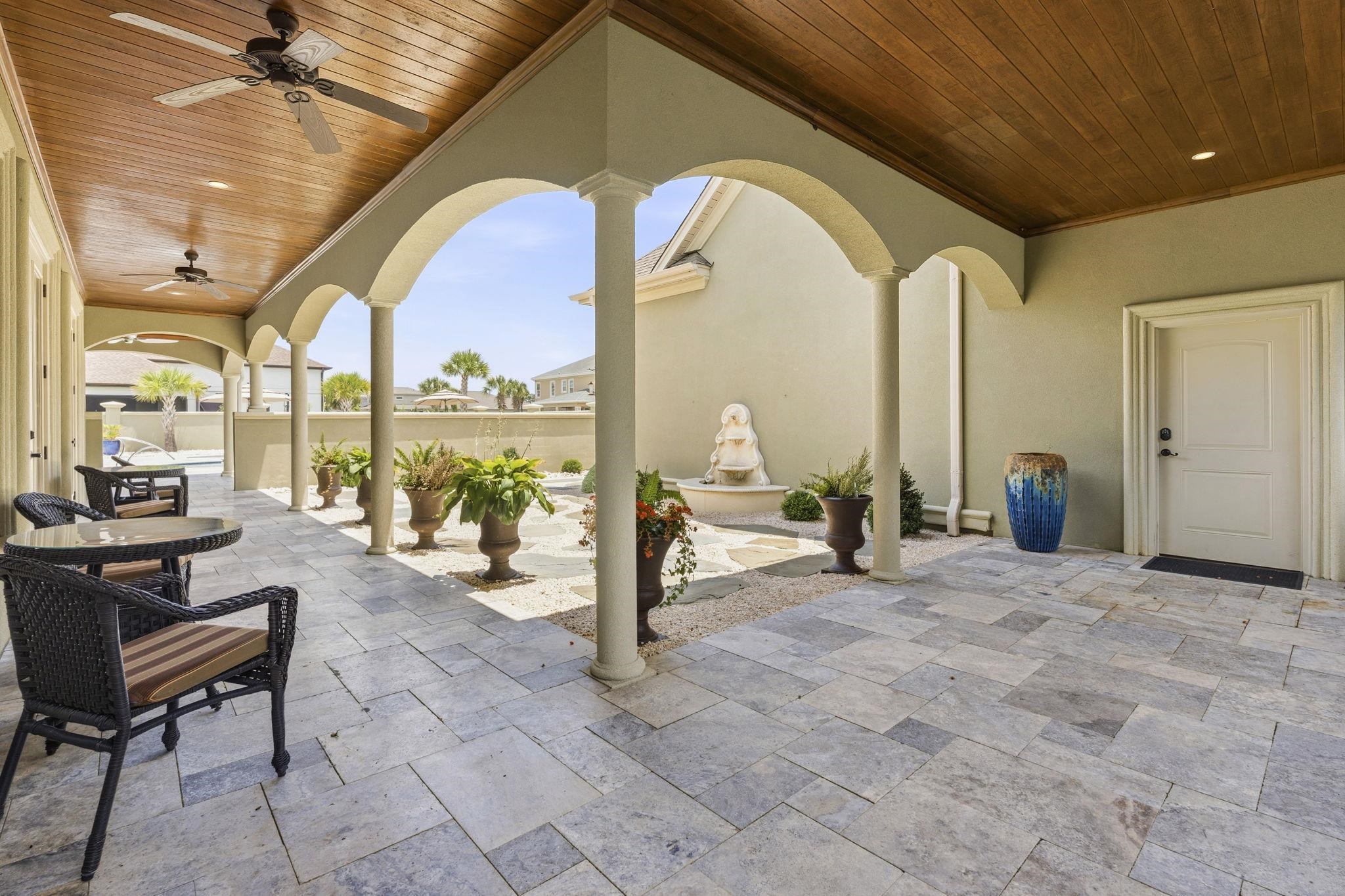 909 Bluffview Dr.
