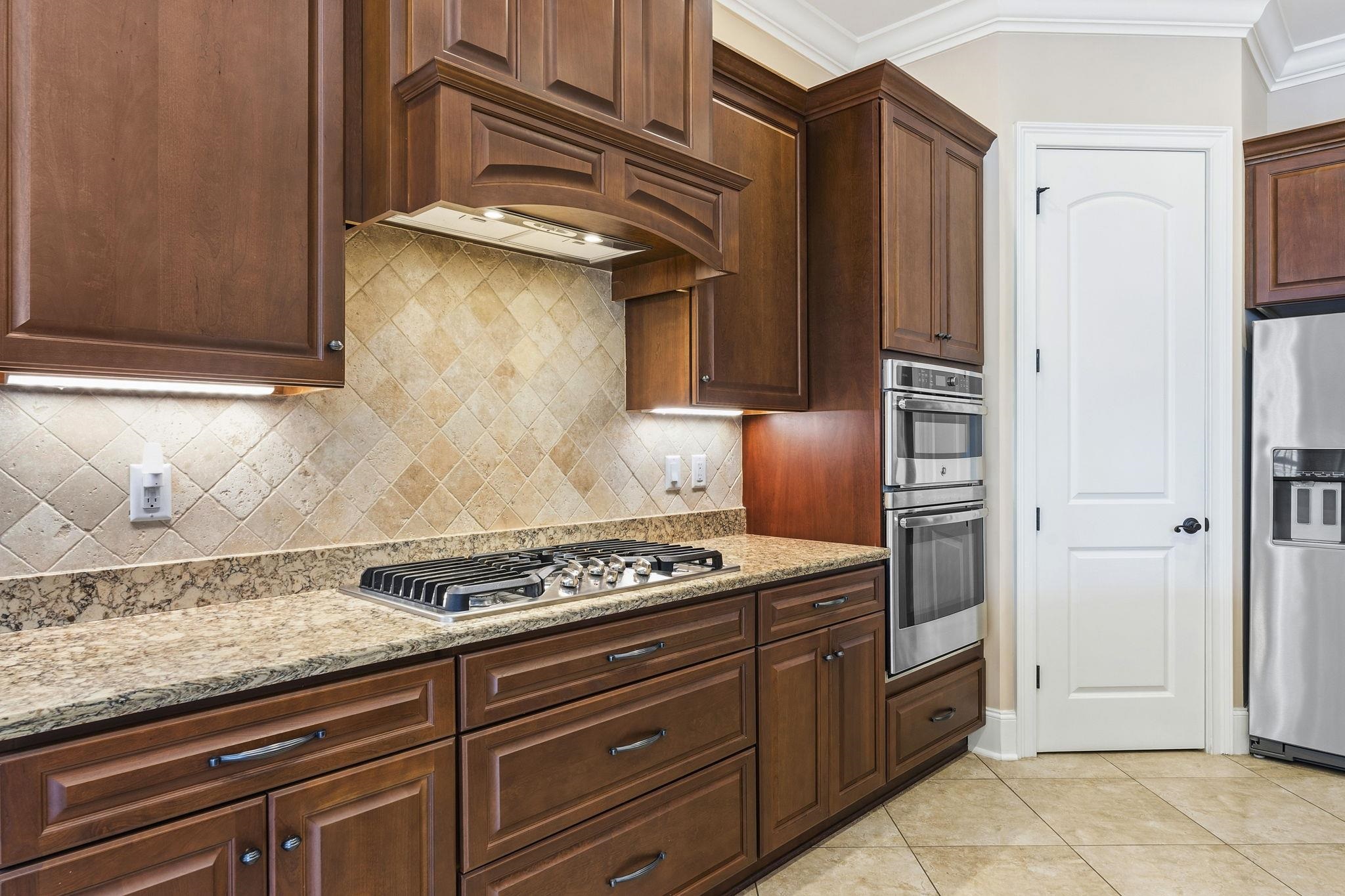 909 Bluffview Dr.