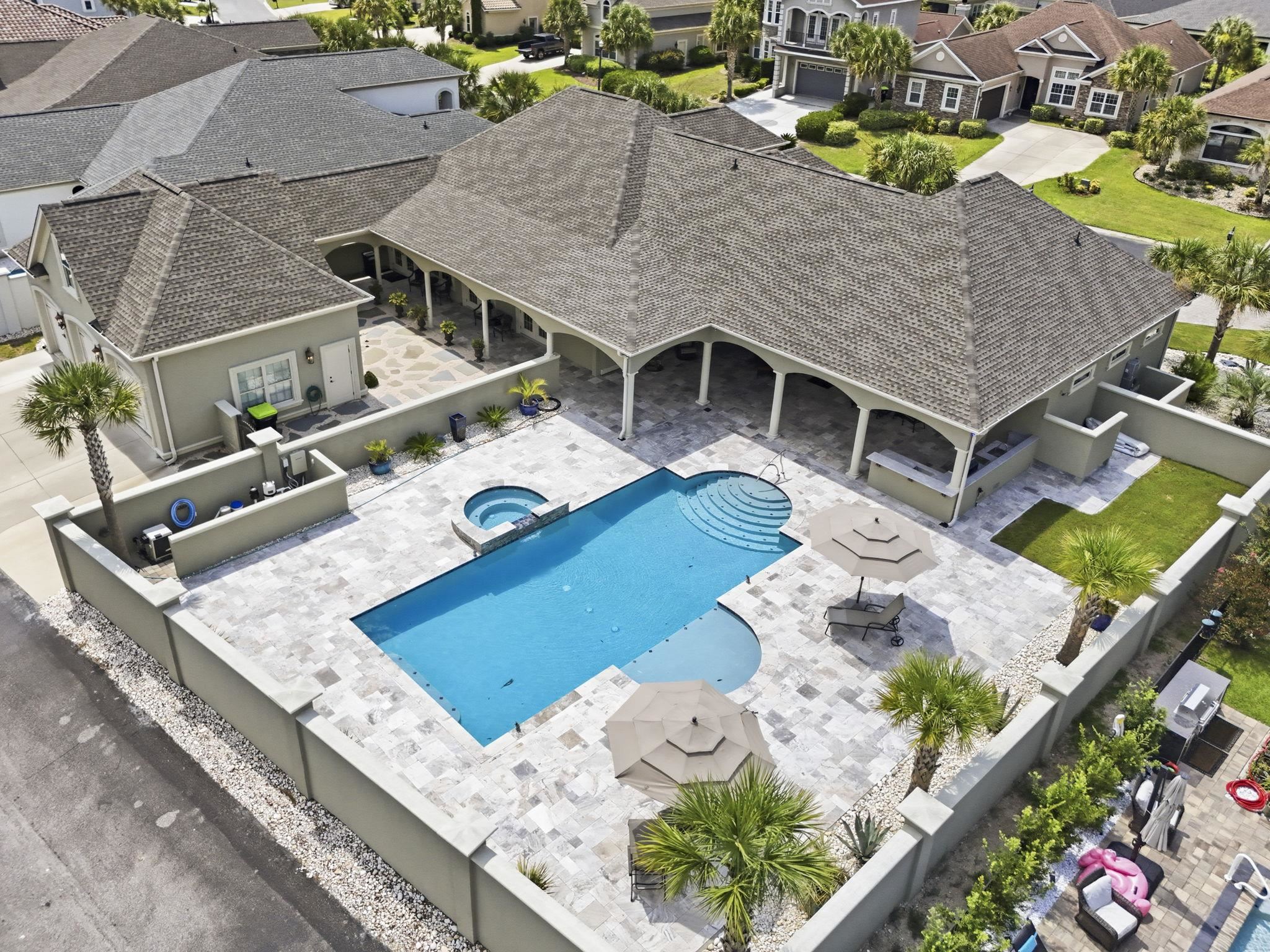909 Bluffview Dr.