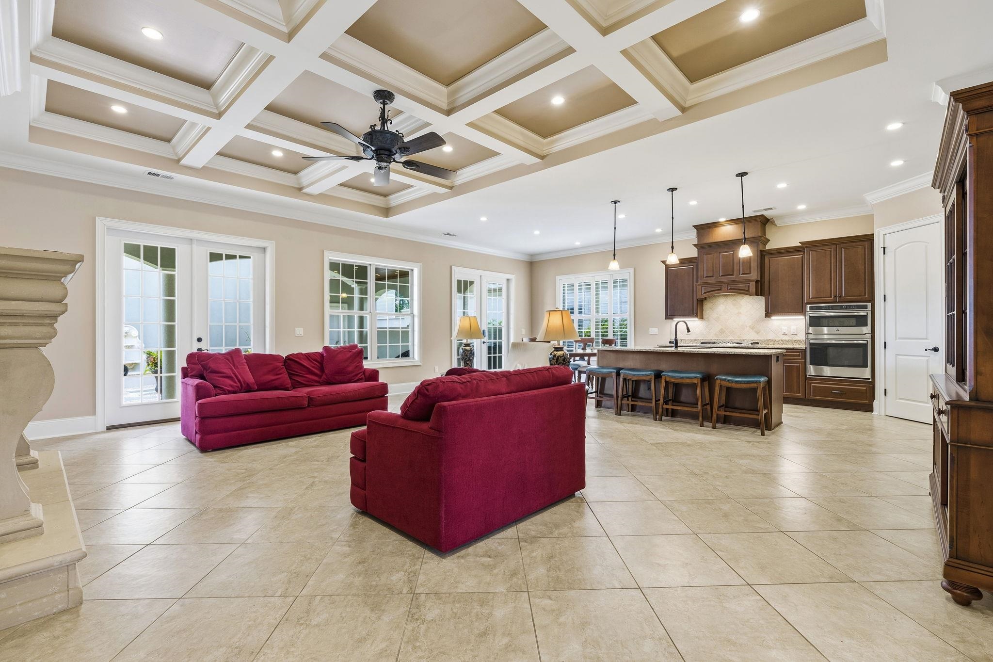 909 Bluffview Dr.