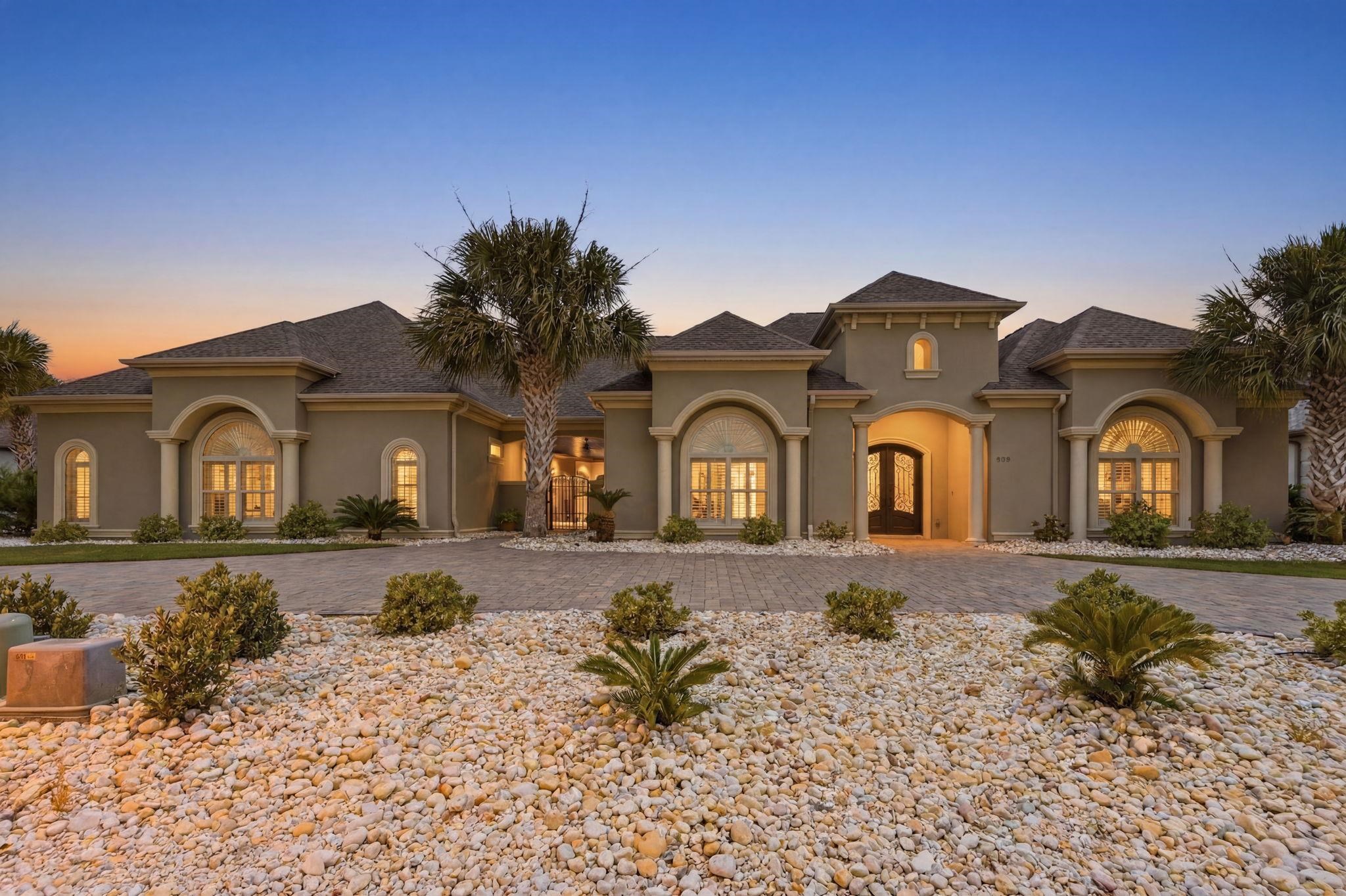 909 Bluffview Dr.
