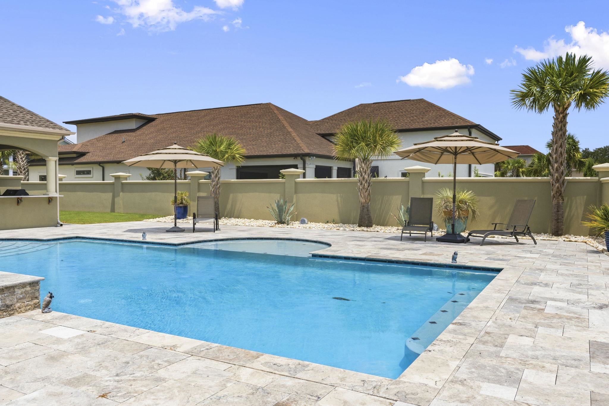 909 Bluffview Dr.