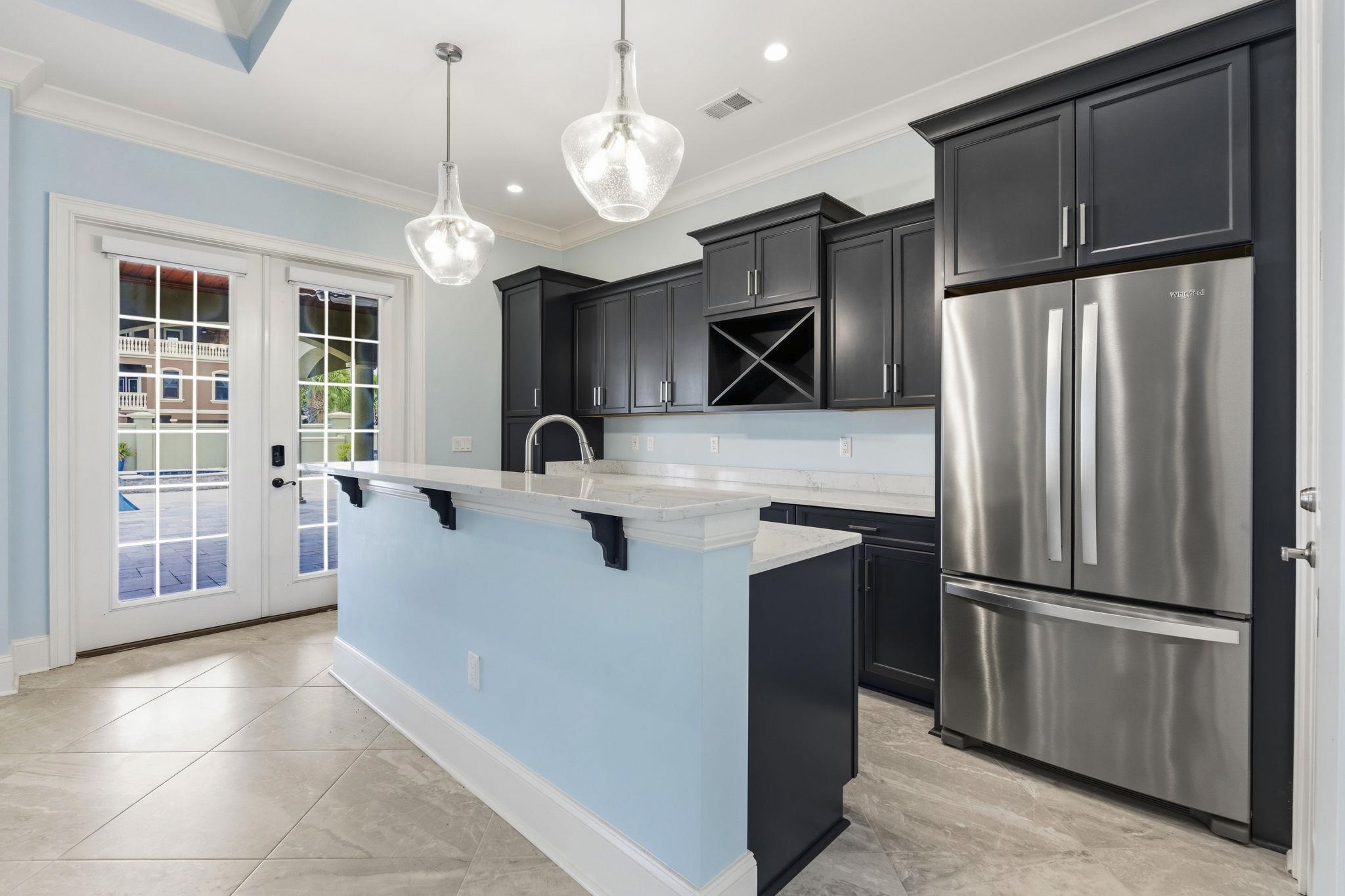 909 Bluffview Dr.