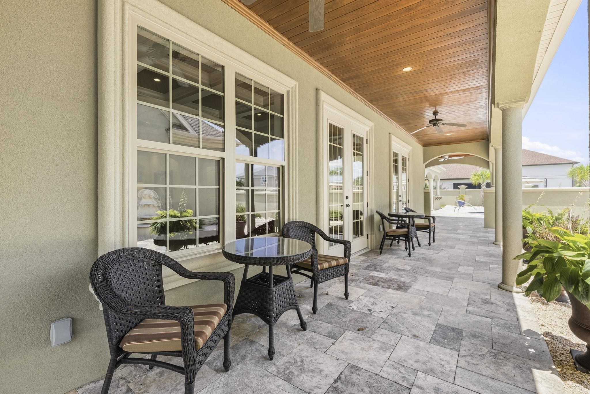 909 Bluffview Dr.