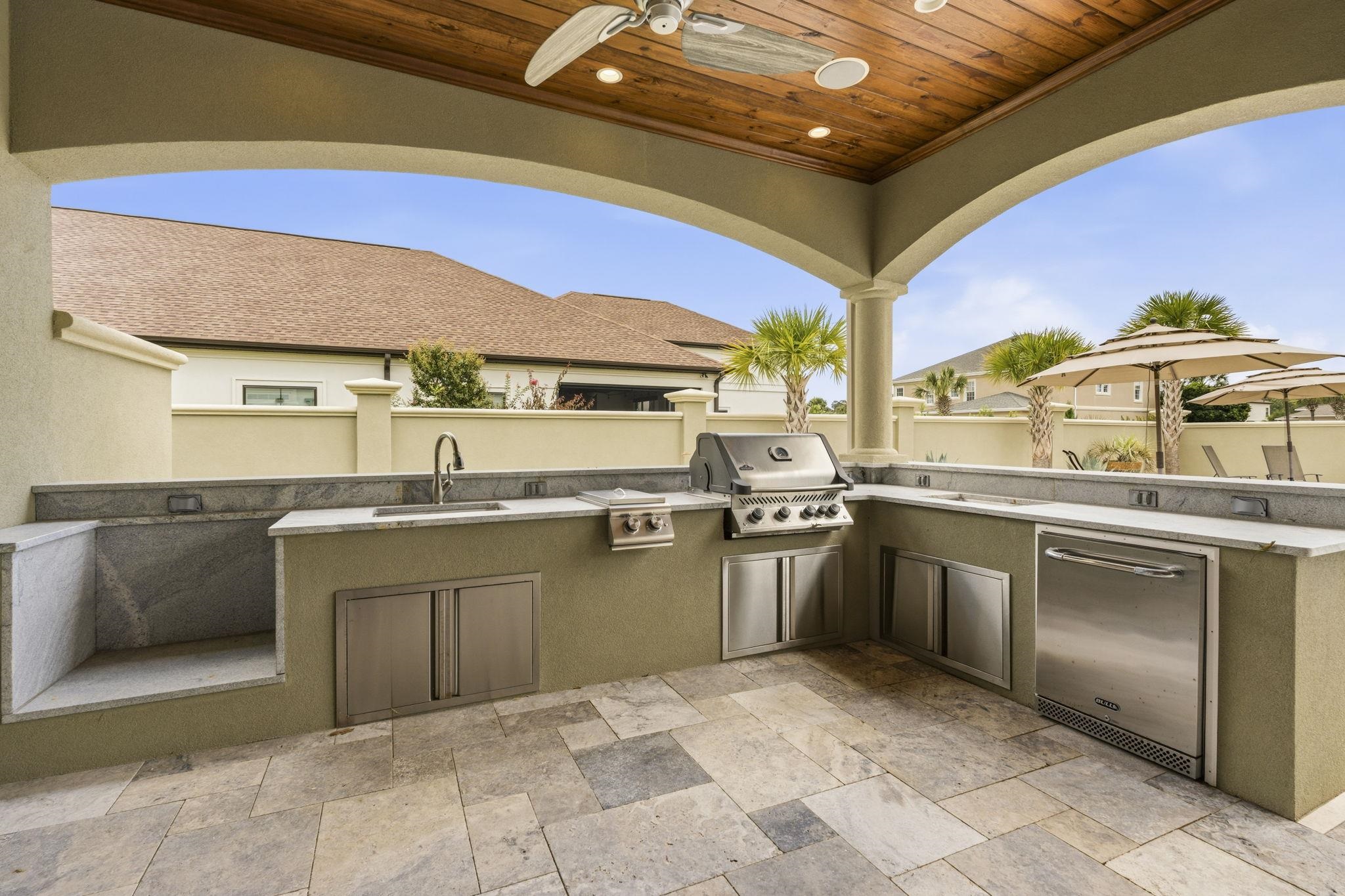 909 Bluffview Dr.