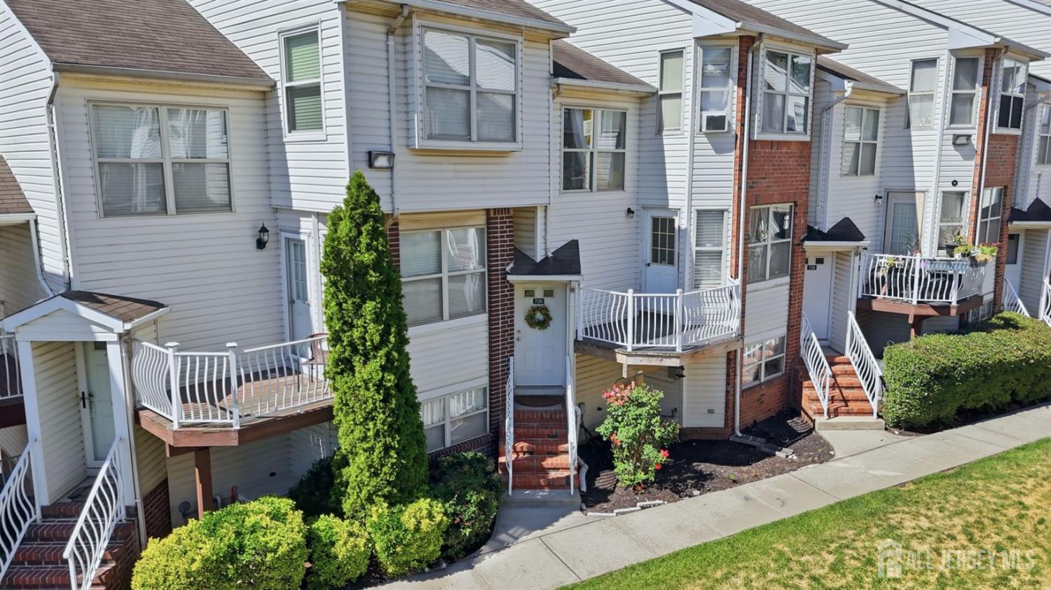 726 Harbortown Boulevard